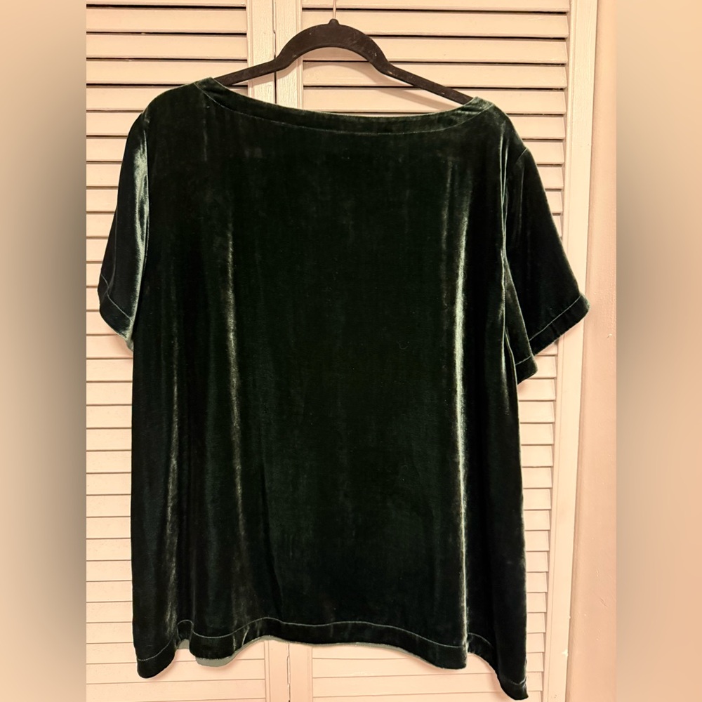Eileen Fisher Velvet Short Sleeve Top in Deep Green - Picture 2 of 3